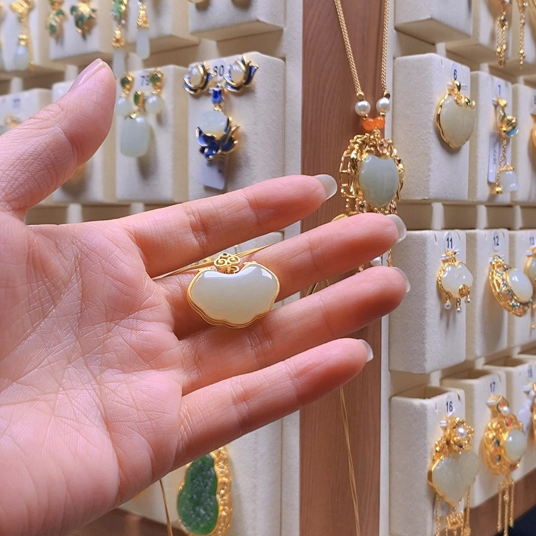 和田玉银S925镶嵌颈饰