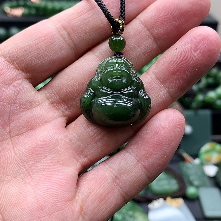 颈饰未镶嵌和田玉（碧玉）