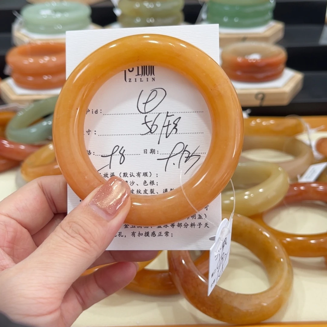 未镶嵌手镯石英质玉
