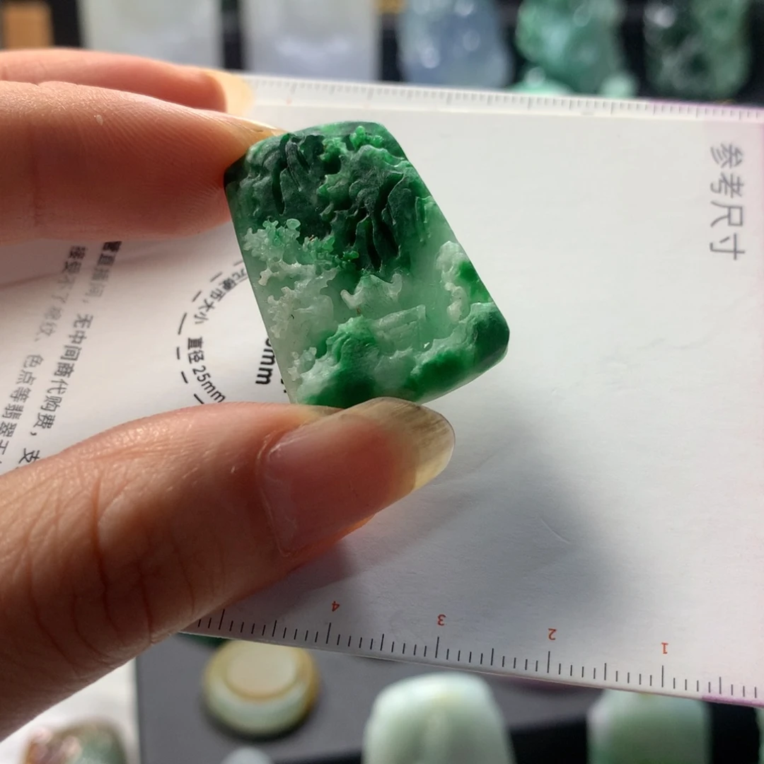 定制翡翠未镶嵌挂件