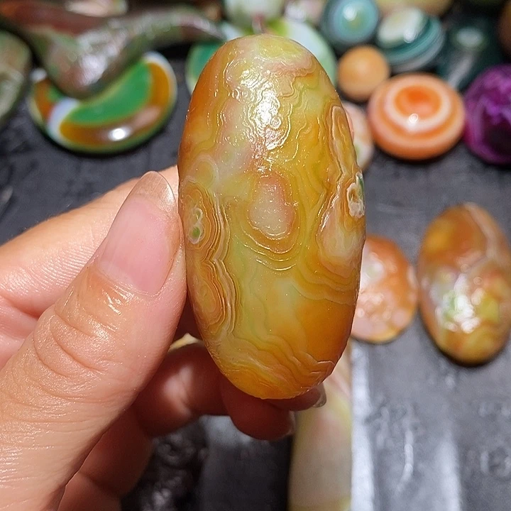 温***待玛瑙/玉髓颈饰合金