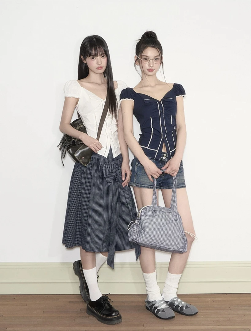 已到货格子版韩系翻领蕾丝泡泡袖收腰显瘦高级感衬衫上衣女时尚