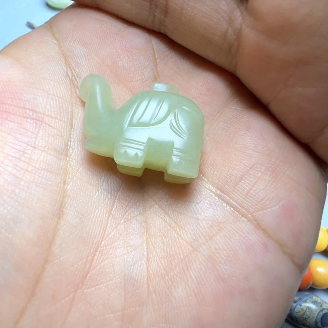 半****和田玉（糖玉）未镶嵌颈饰