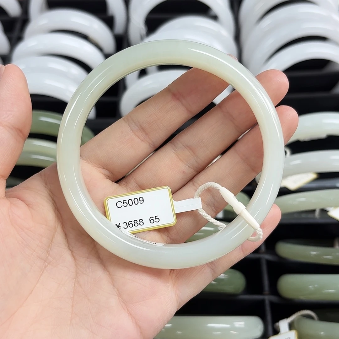 和田玉手镯未镶嵌O****月