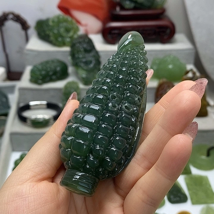 蛇纹石玉未镶嵌手把件水**间