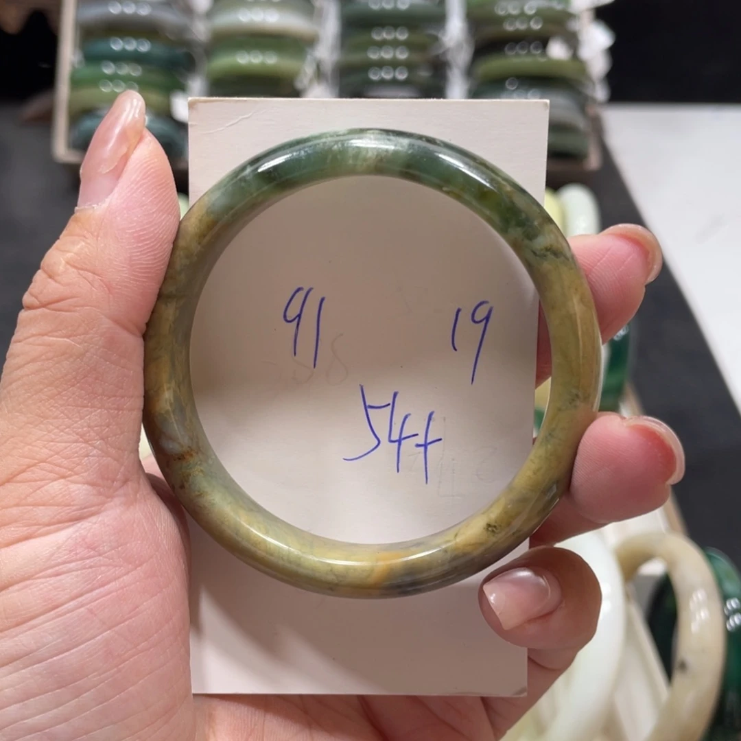 蛇纹石玉未镶嵌手镯