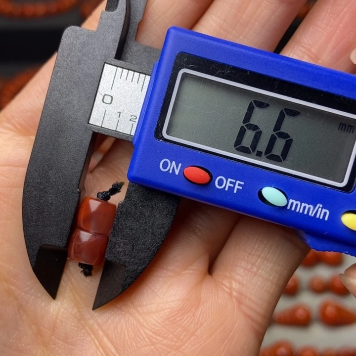 南红玛瑙配饰未镶嵌