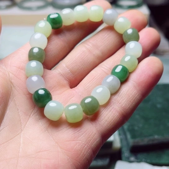 和田玉手链未镶嵌万**空