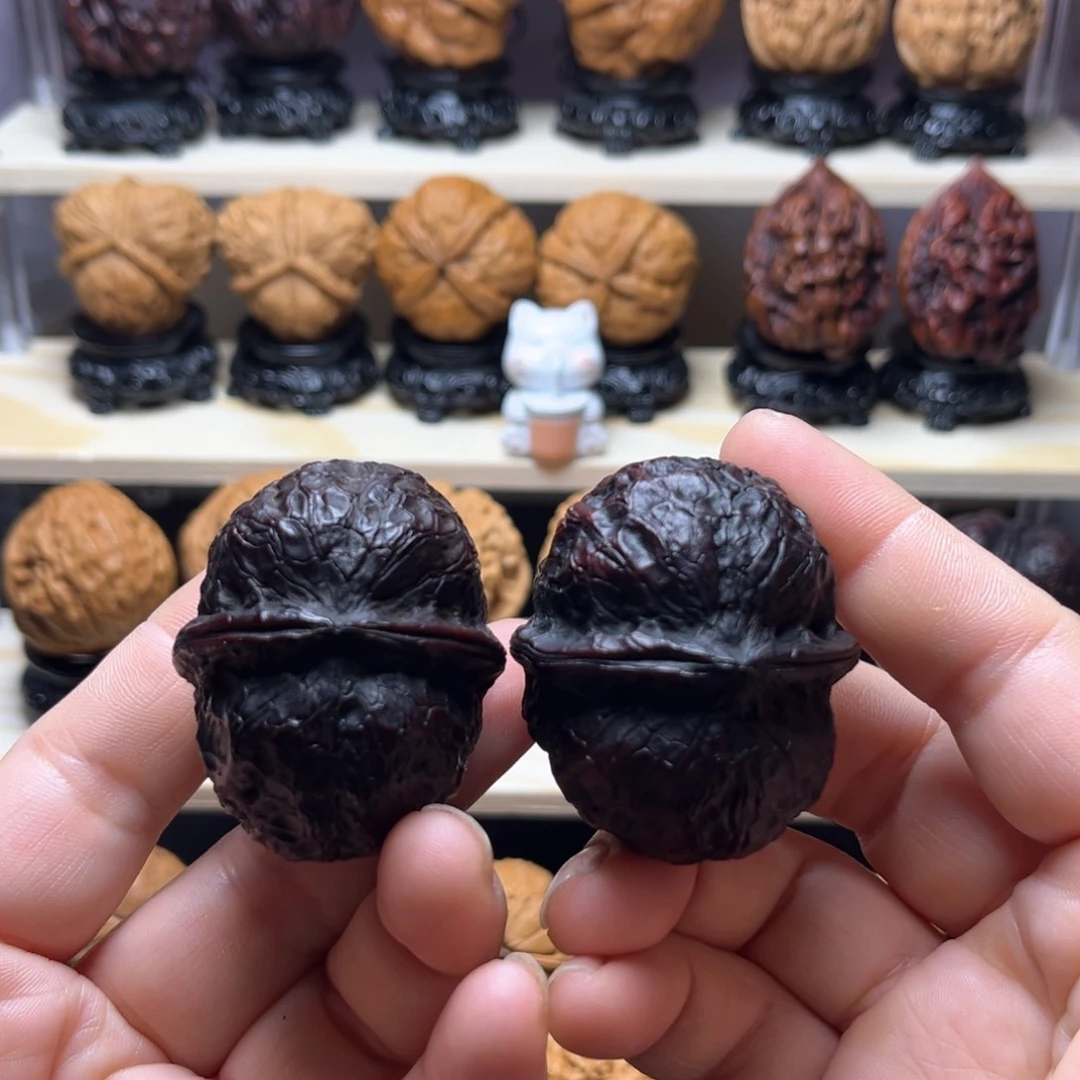 文玩核桃吊坠20w玉罗汉47尺