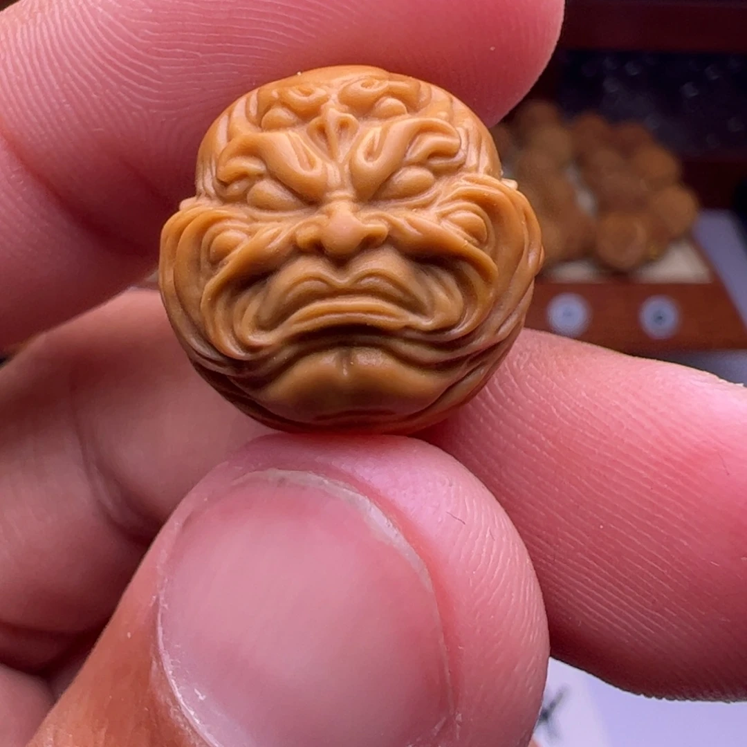 吊坠猴头核桃精工六目