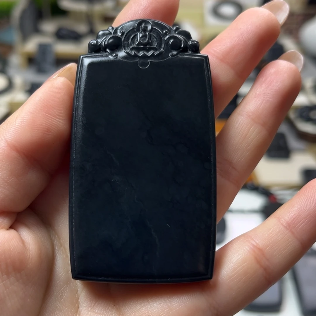 和田玉（墨玉）未镶嵌颈饰大47面包羊脂93克左右