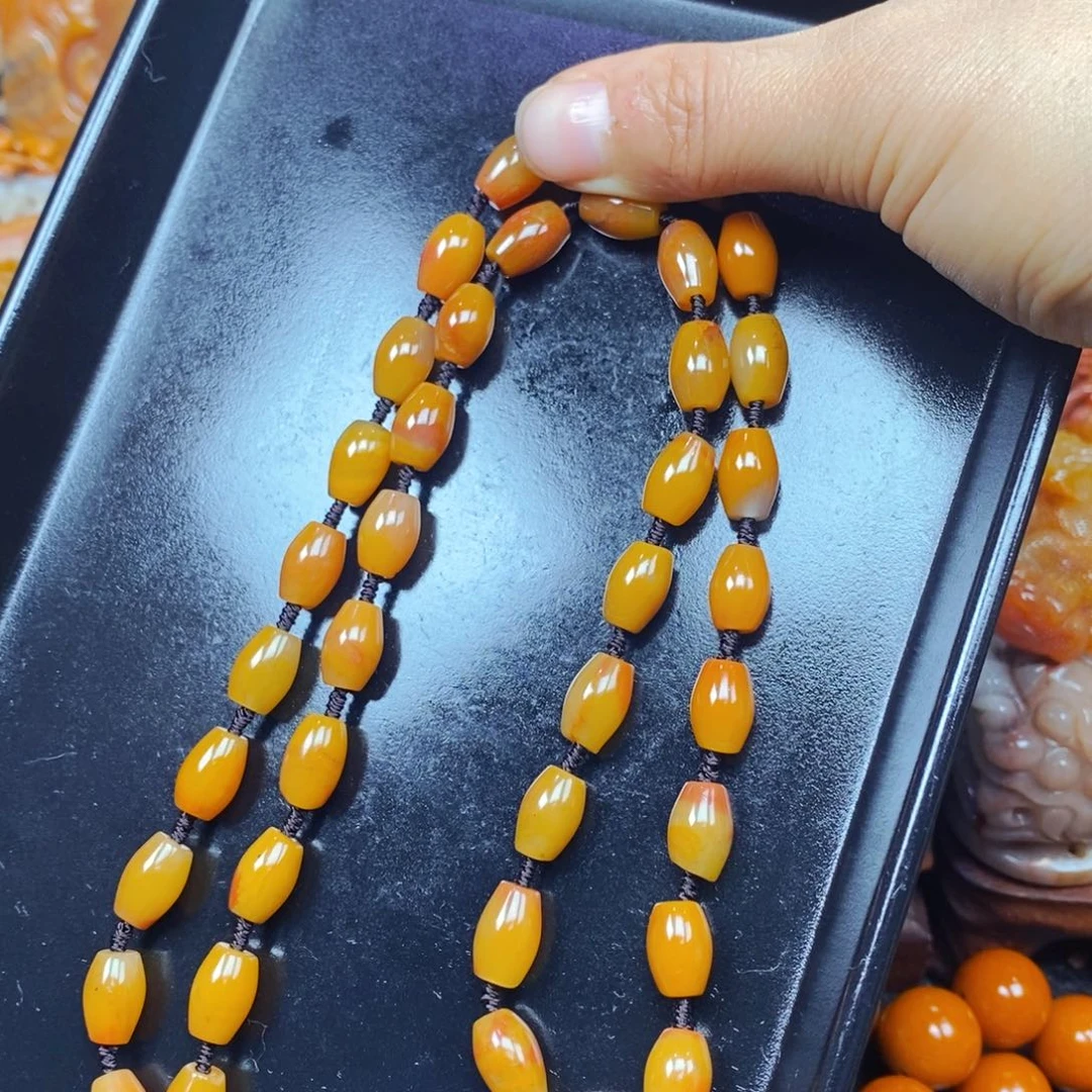 石英质玉（黄龙玉）未镶嵌颈饰