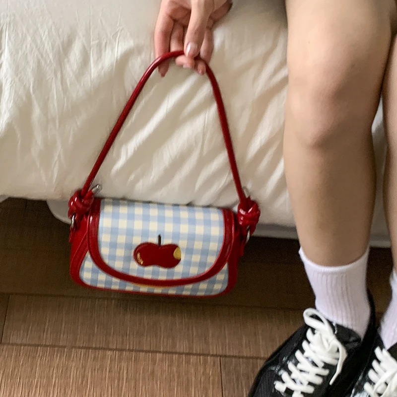 超火可爱红苹果手提包包女2025新款复古单肩腋下包撞色斜挎小方包