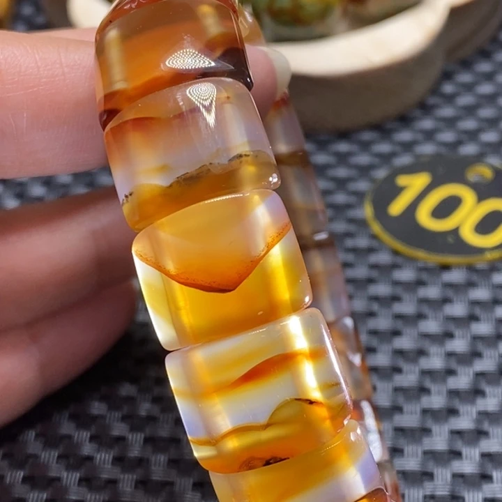 用***5玛瑙/玉髓未镶嵌颈饰