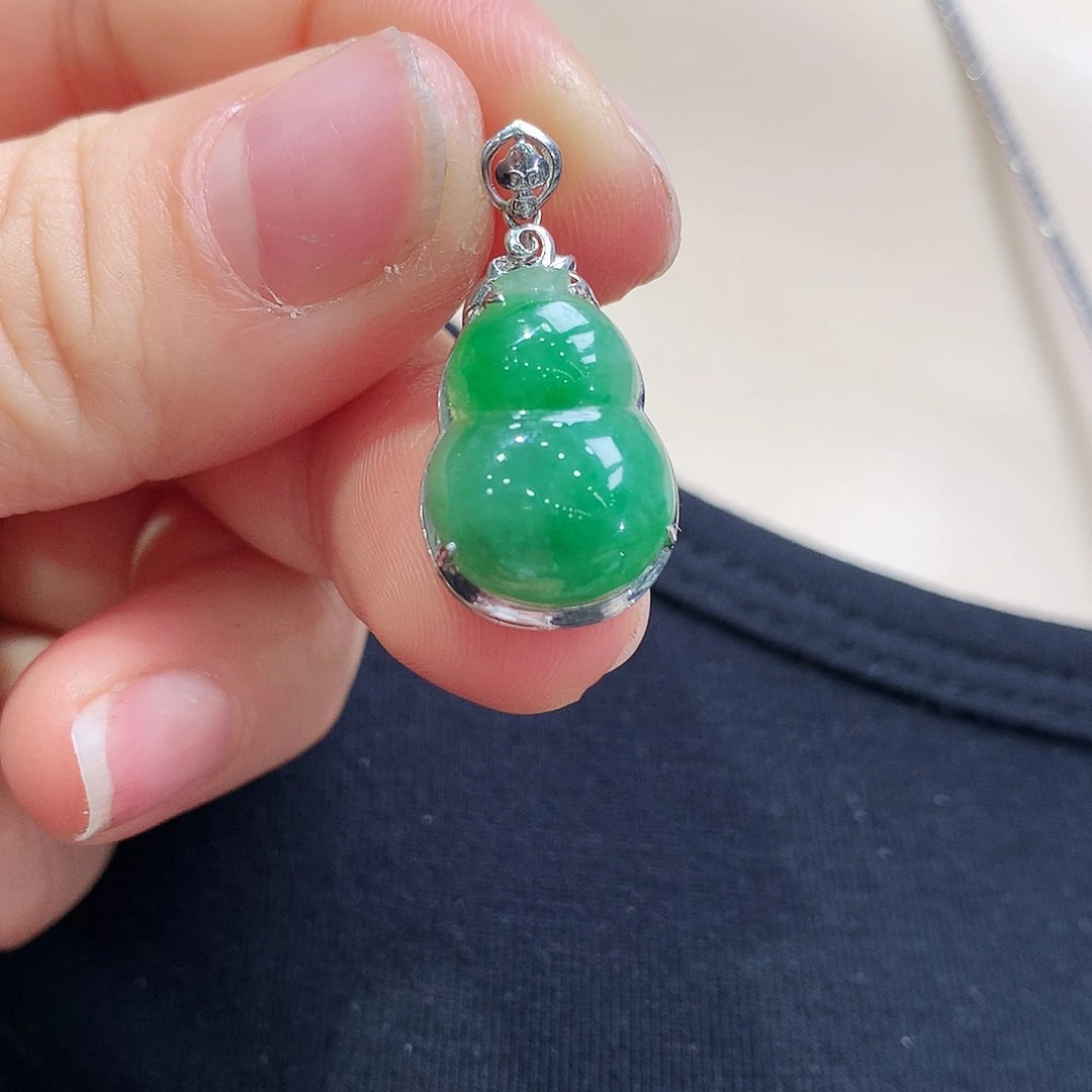 翡翠颈饰18K金镶嵌葫芦