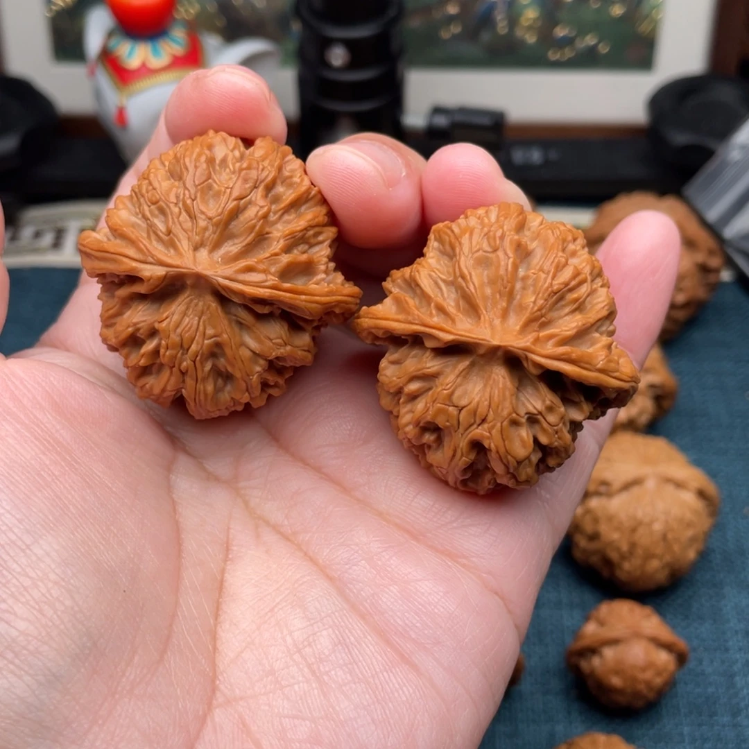 文玩核桃把件全品红皮苹果园41