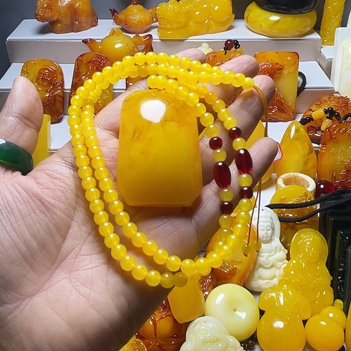 伟***红飘花平安牌 服饰配饰