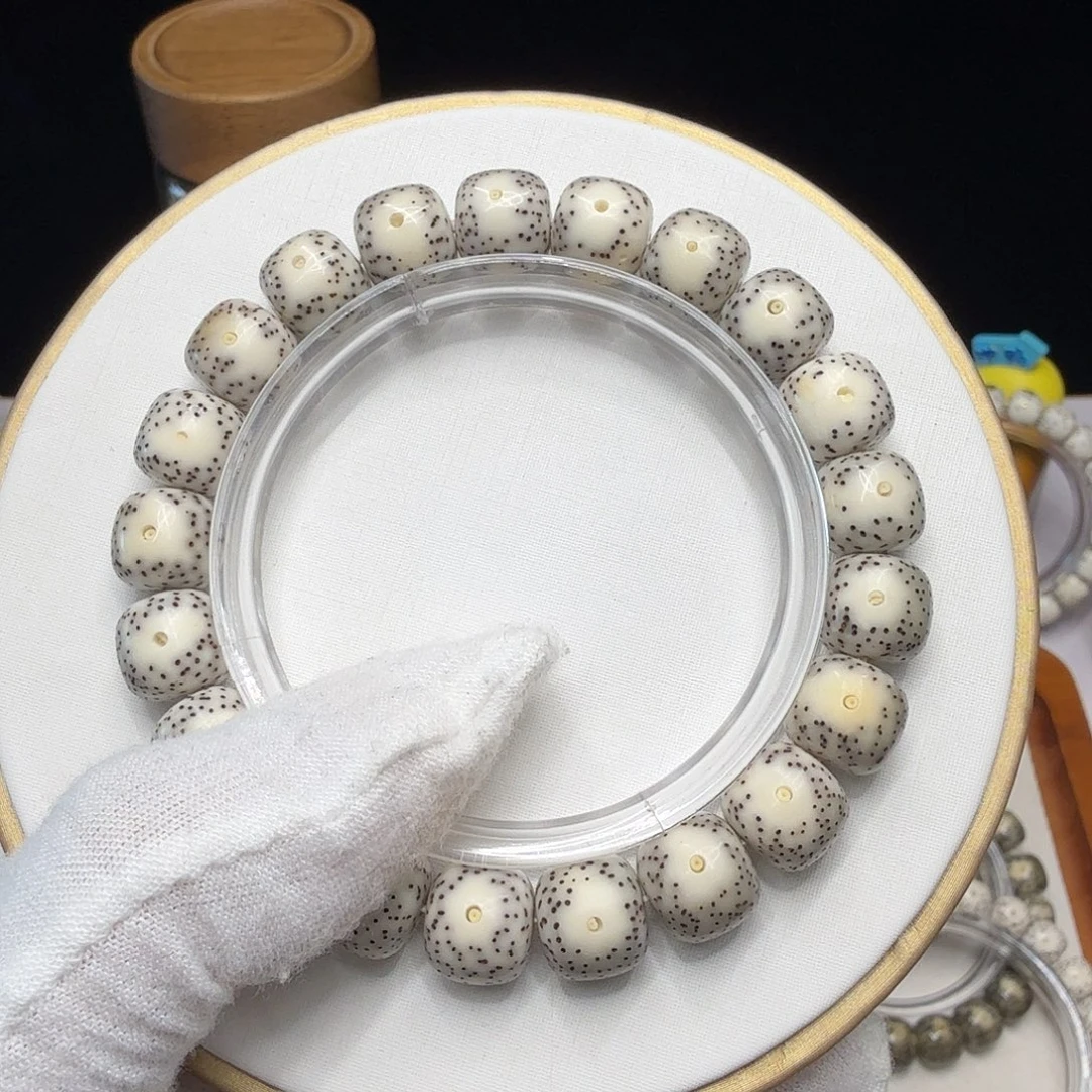 吊坠星月菩提黄金瞳大眼睛