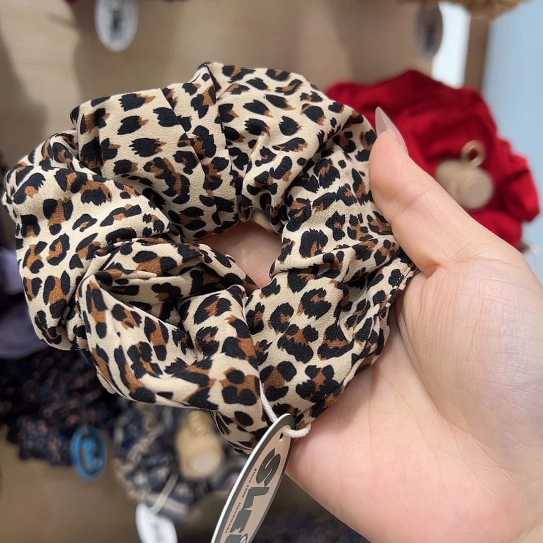 无非金属浅色斑纹小肠圈