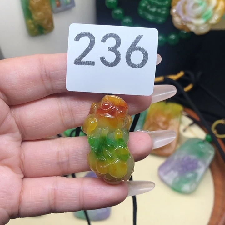吊坠(赠链)未镶嵌翡翠