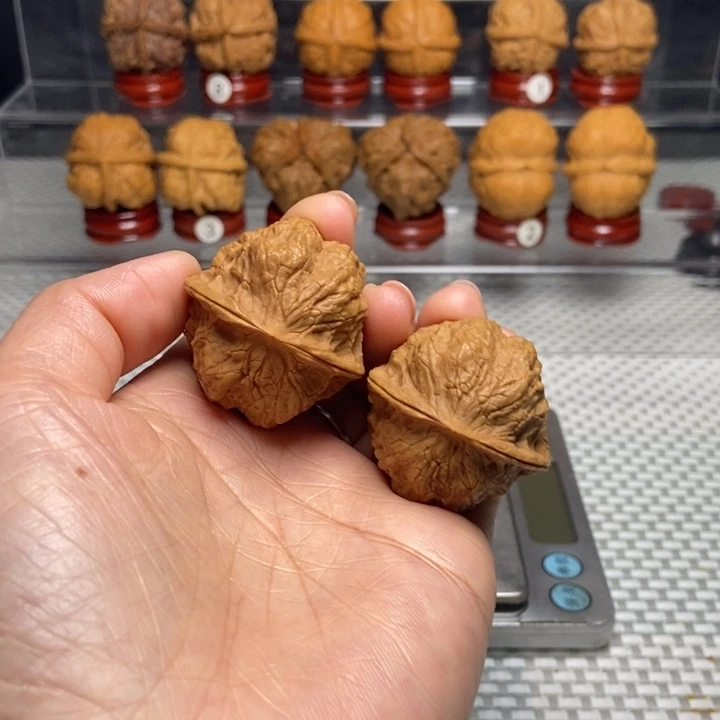 文玩核桃把件19碧波金蟾