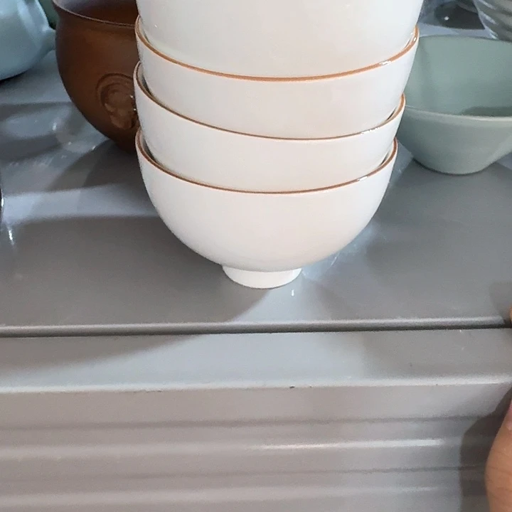 主人杯一个，瓷。。品茗瓷