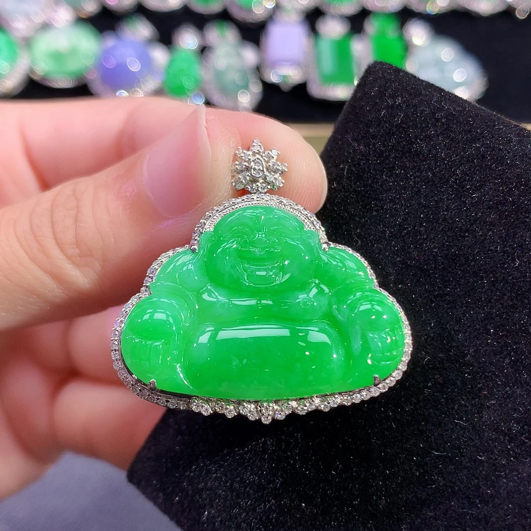 翡翠18K金镶嵌颈饰