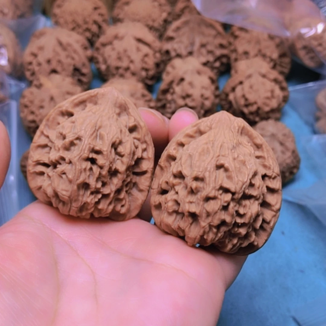 【闪购商品】摆件核桃40红狮子全品