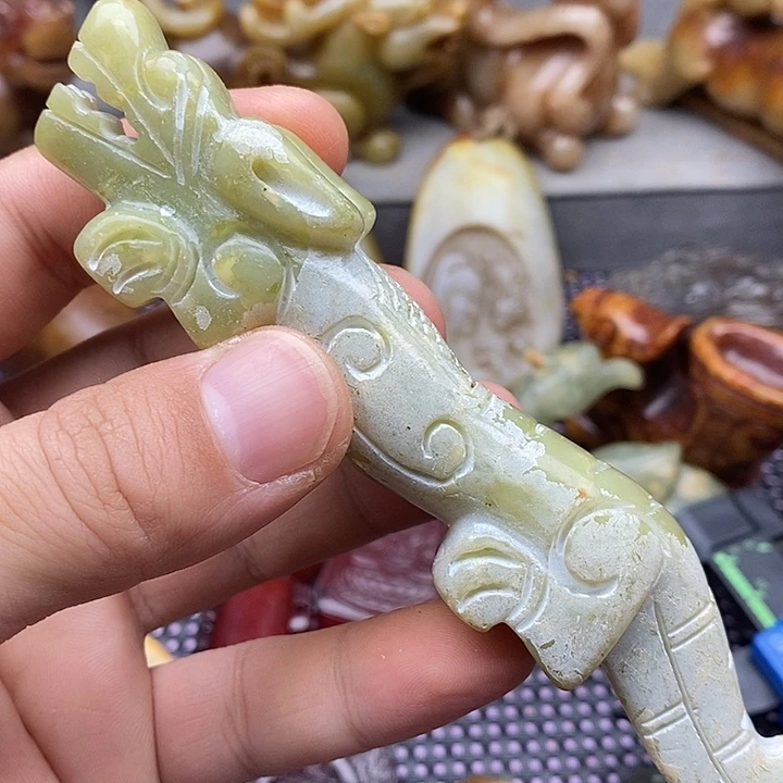 未镶嵌蛇纹石玉颈饰