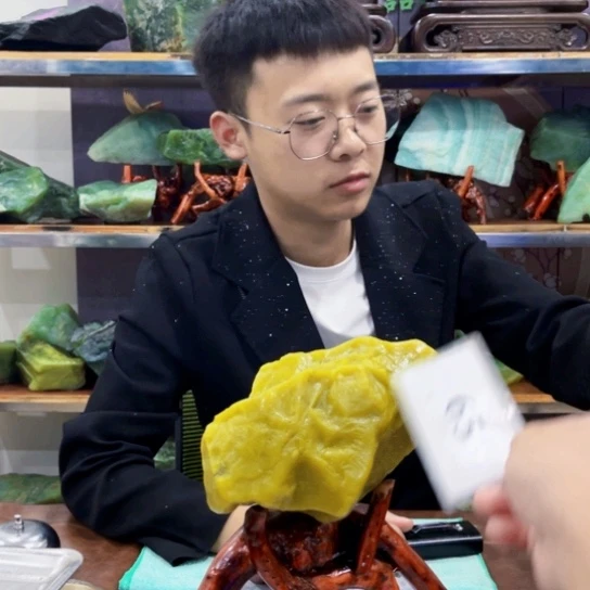 蛇纹石玉未镶嵌原石