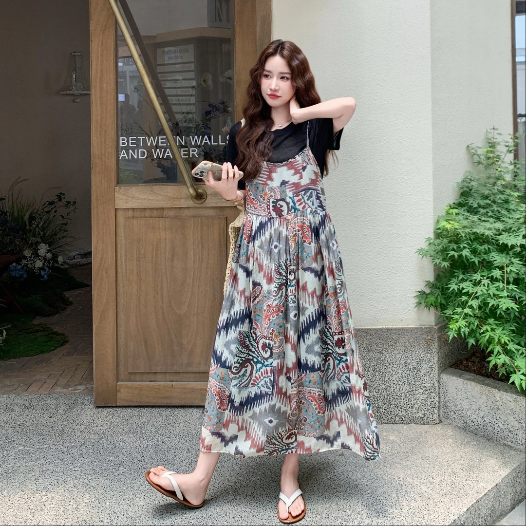 法式复古印花吊带连衣裙套装女2025夏季巨好看休闲T恤长裙两件套