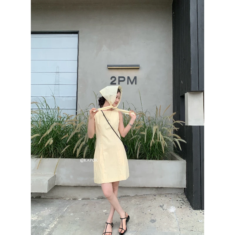 25267#KAPOK#(配小方巾)后背露腰显瘦小设计气质背心连衣裙(福利)