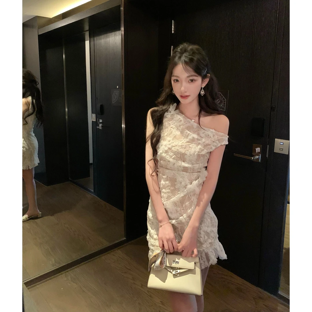 2025春夏季新款时尚气质小香风蕾丝斜肩高级感法式荷叶边连衣裙女