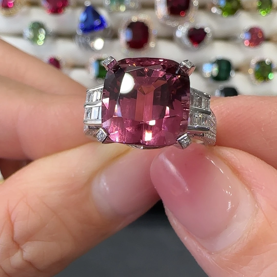 戒指18K金镶嵌碧玺8.19ct
