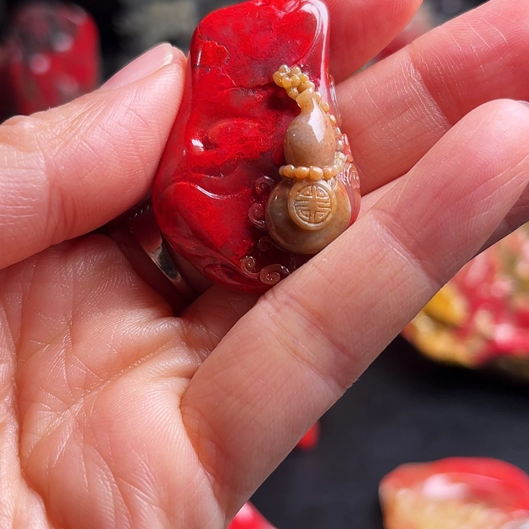 昌化石其他鸡血石挂件