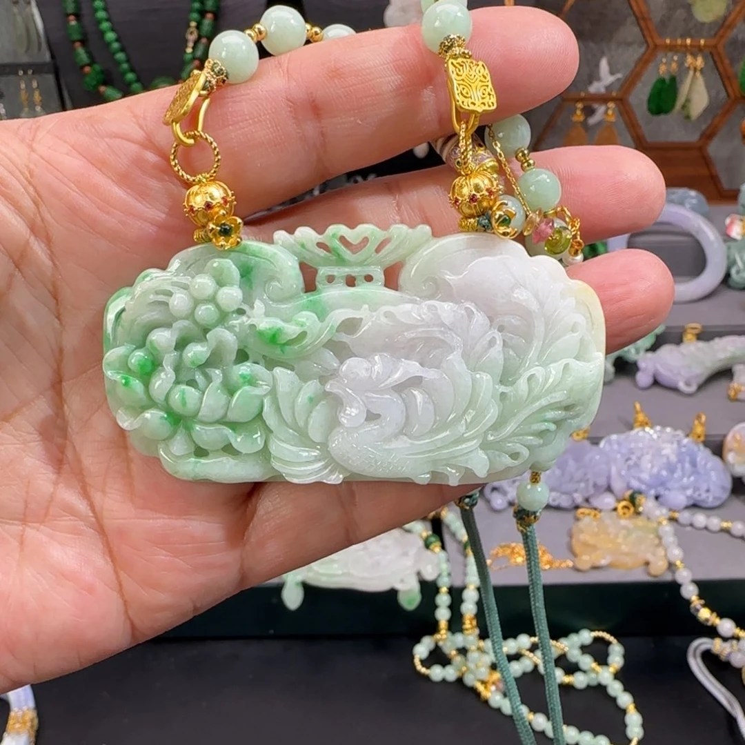 翡翠颈饰未镶嵌仿古