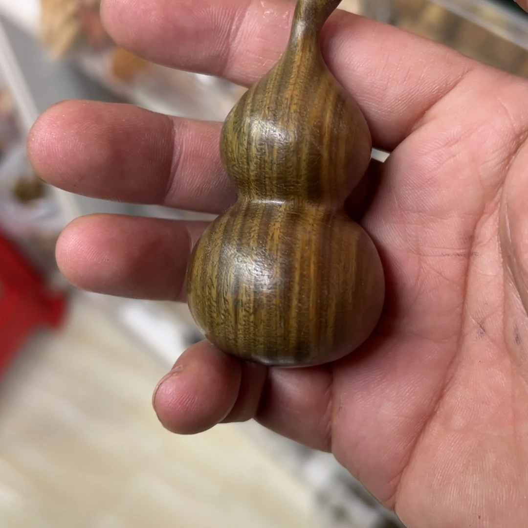 只买单纯的吊坠，没带链子，属的性质。