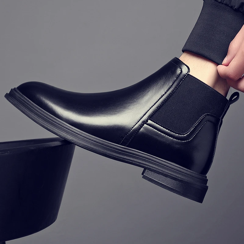 马丁靴男款潮流新款春秋季高帮男鞋透气英伦真皮靴子男士切尔西靴