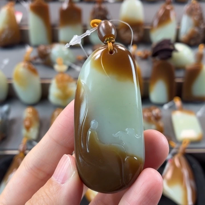 和田玉未镶嵌颈饰