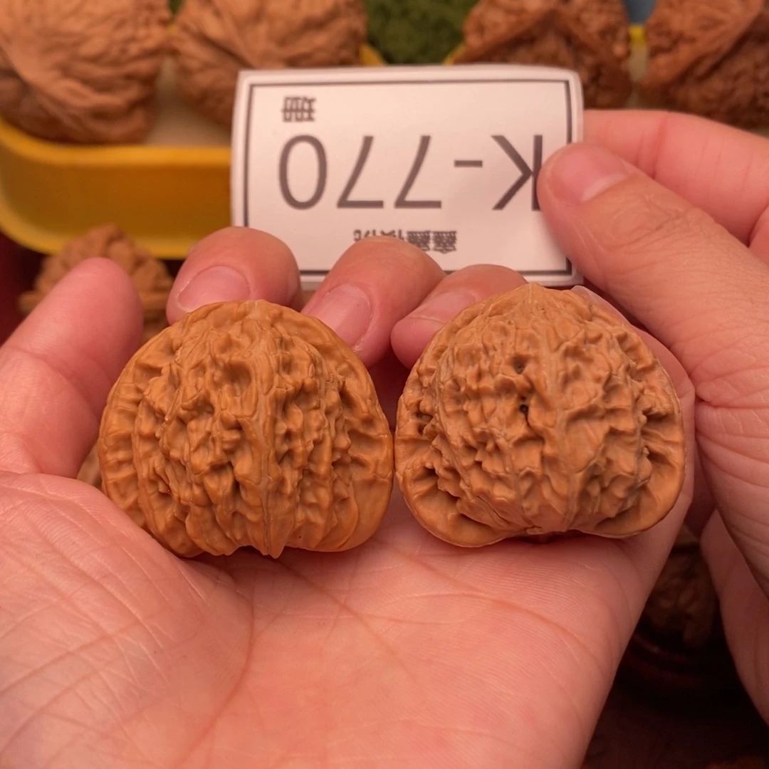 把件桃核狮子头37…