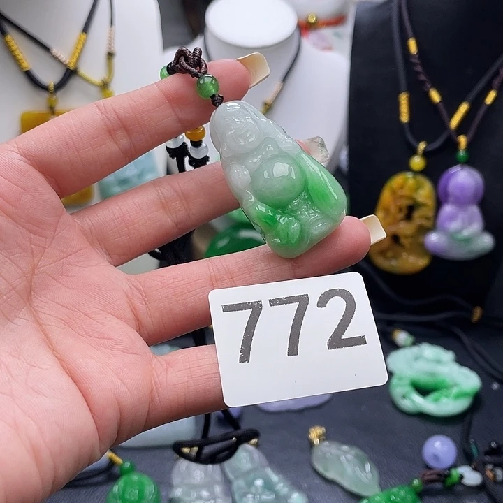 翡翠未镶嵌吊坠(赠链)