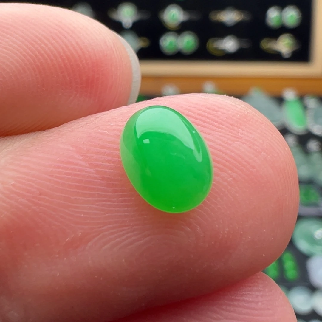 翡翠未镶嵌颈饰蛋面7.6