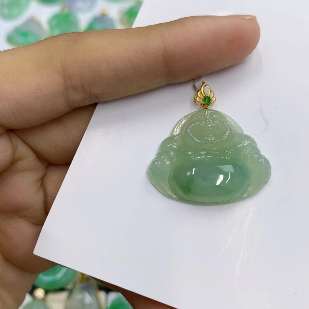 翡翠18K金镶嵌颈饰翡翠