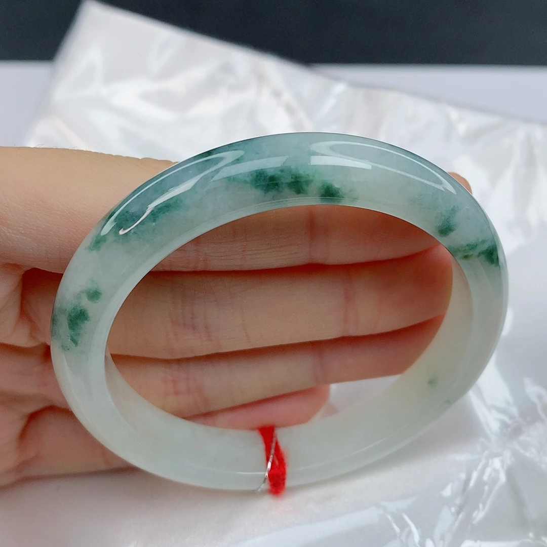 翡翠手镯未镶嵌53.5细条正圈有纹