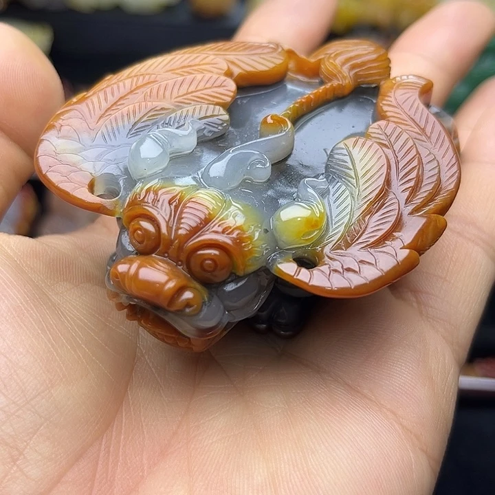 石英质玉（黄龙玉）颈饰未镶嵌