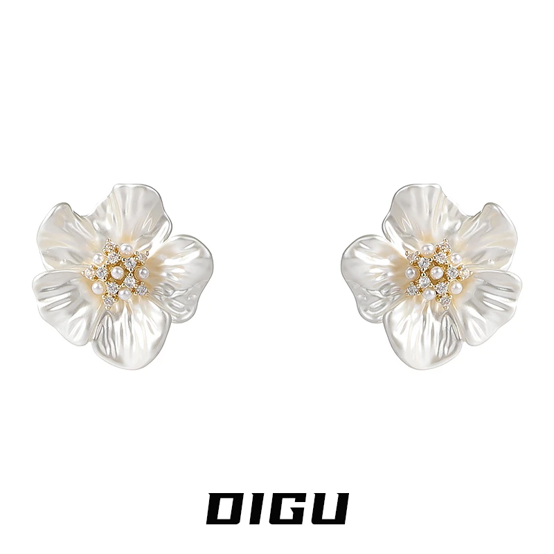 嘀咕家 铜合金仿珍珠耳饰 精致镶钻花蕊珍珠花朵耳环轻奢耳钉耳饰