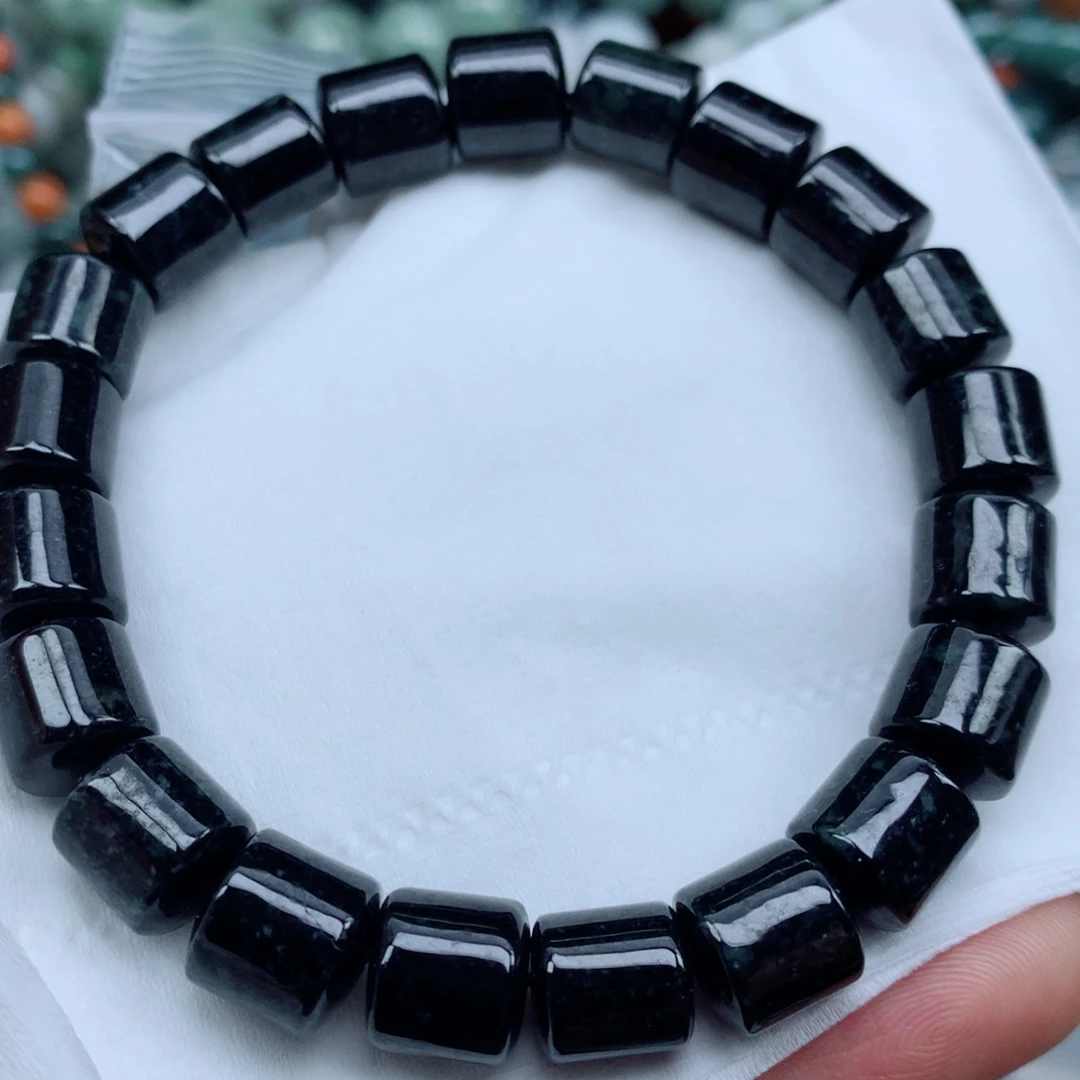 翡翠颈饰未镶嵌手串