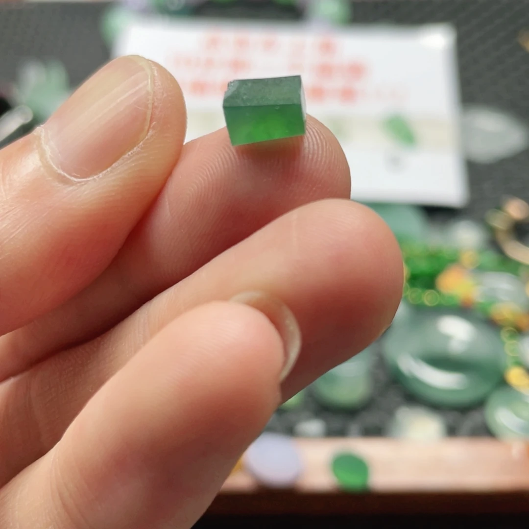 未镶嵌定制翡翠翡翠