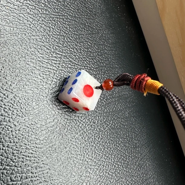 翡翠骰子 随机发货 过年打麻将必备神器 可当手机挂车挂