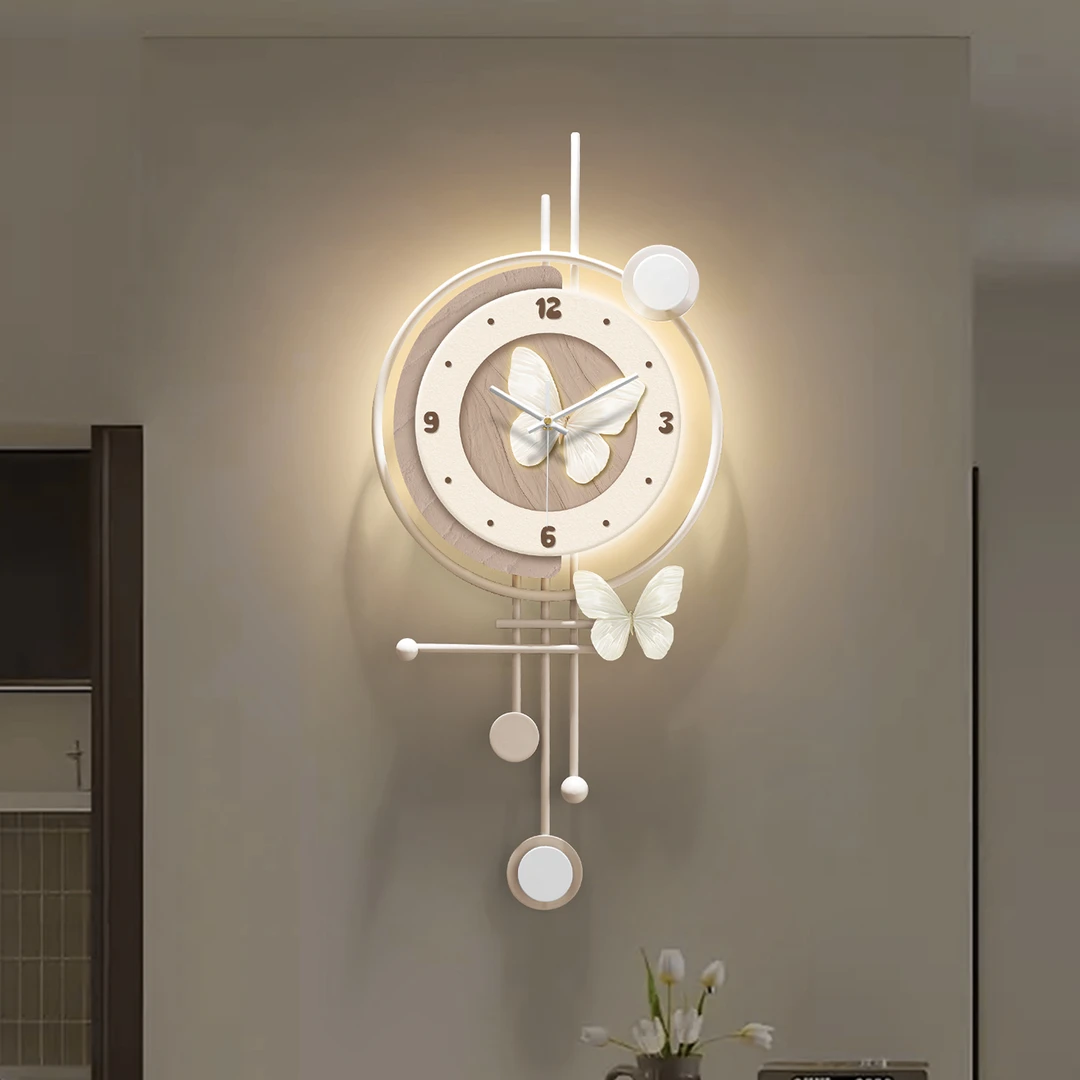法式奶油风客厅挂钟2025年新款蝴蝶装饰艺术钟表挂墙家用高档时钟